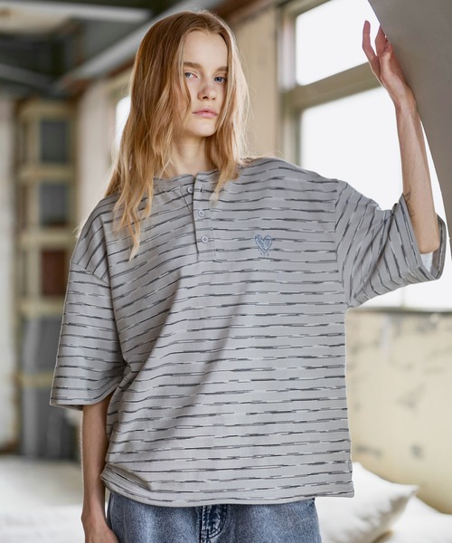 ROCHEM(ローシェン)の「ハートロゴ刺繍半袖ヘンリーネックボーダーTシャツ(Tシャツ/カットソー・メンズ・ブラウン/ブラック/グレー/カーキ・XS/S/M/L)」の15枚目の写真