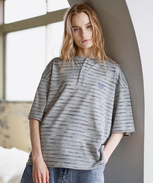 ROCHEM(ローシェン)の「ハートロゴ刺繍半袖ヘンリーネックボーダーTシャツ(Tシャツ/カットソー・メンズ・ブラウン/ブラック/グレー/カーキ・XS/S/M/L)」の16枚目の写真
