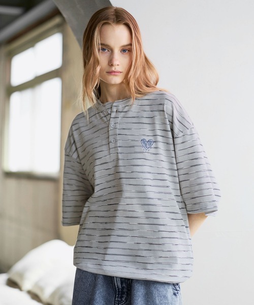 ROCHEM(ローシェン)の「ハートロゴ刺繍半袖ヘンリーネックボーダーTシャツ(Tシャツ/カットソー・メンズ・ブラウン/ブラック/グレー/カーキ・XS/S/M/L)」の14枚目の写真