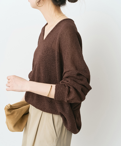 Spick & Span(スピックアンドスパン)の「ペーパーヤーンコクーンシルエットプルオーバー(ニット/セーター・レディース・ブラウン/ホワイト/ベージュ/サックスブルー・FREE)」の3枚目の写真