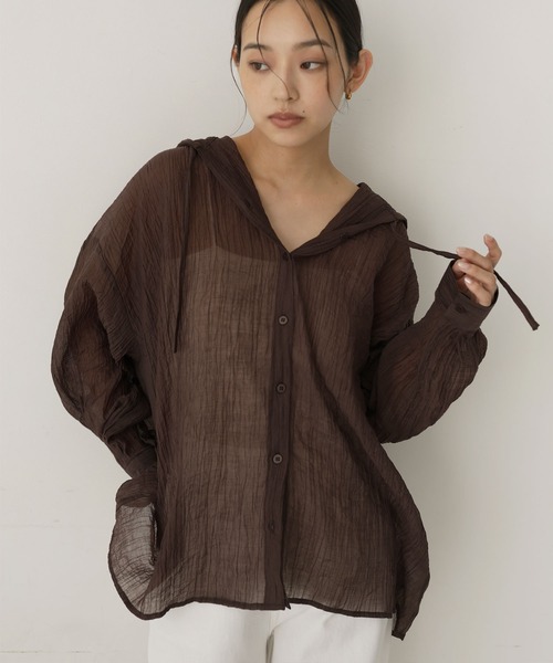hellam(へラム)の「シアーワッシャーフーディーシャツ(シャツ/ブラウス・レディース・ブルー/ブラック/ホワイト/イエロー/ブラウン・FREE)」の3枚目の写真