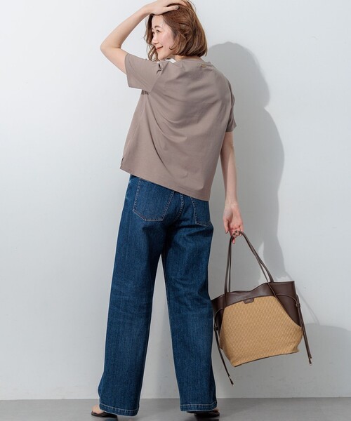 23区 L(ニジュウサンクオオキイサイズ)の「ハイエンド クルーネック Tシャツ(Tシャツ/カットソー・レディース・ベージュ系/ピンク系/ホワイト系/ブラック系/ライトグリーン系/ダークブラウン系・44/46)」の17枚目の写真