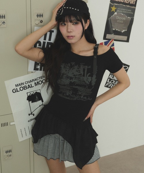 dispark(ディスパーク)の「DISPARK/ショルダーSSベルトイレヘムトップ(Tシャツ/カットソー・レディース・ホワイト/ブラック・FREE)」の2枚目の写真