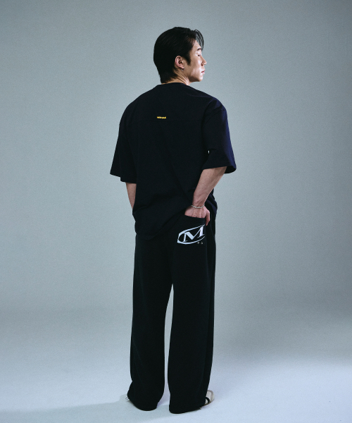 MIHAK(ミハク)の「シンボルビッグロゴオーバーサイズTシャツ(ネイビー)(Tシャツ/カットソー・メンズ・その他・1/2/3)」の5枚目の写真