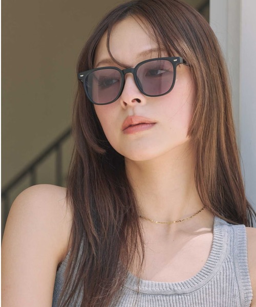 ACYM(アシーム)の「調光ウェリントンサングラス(サングラス・レディース・ピンク/ブラック・FREE)」の2枚目の写真
