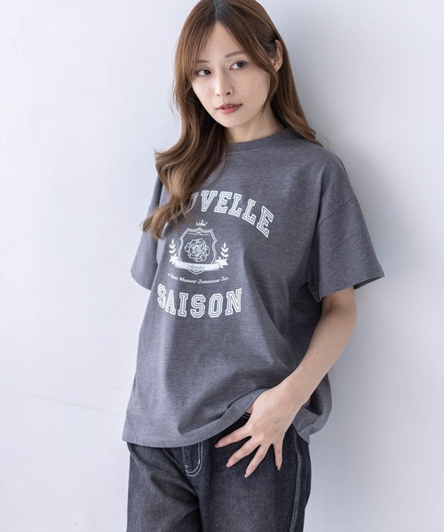 CLEAR BASIC（クリアベーシック）の「カレッジプリントビッグTシャツ［骨格ナチュラル/オーバーサイズ/体型カバー/カジュアル］（Tシャツ/カットソー・レディース・ホワイト系その他/ブラック/グレー/ホワイト系その他2・F）」の4枚目の写真