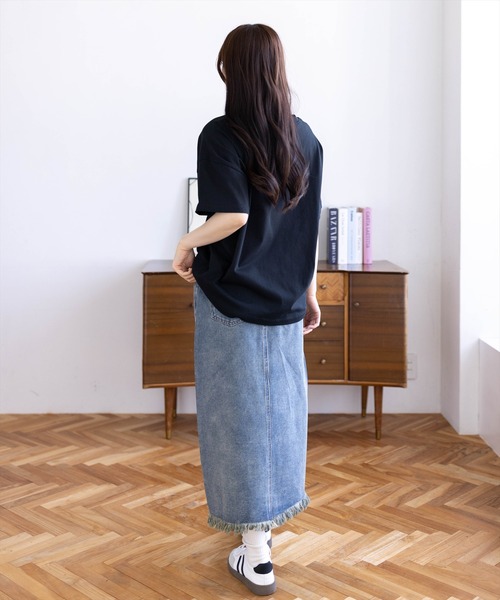 CLEAR BASIC（クリアベーシック）の「カレッジプリントビッグTシャツ［骨格ナチュラル/オーバーサイズ/体型カバー/カジュアル］（Tシャツ/カットソー・レディース・ホワイト系その他/ブラック/グレー/ホワイト系その他2・F）」の22枚目の写真