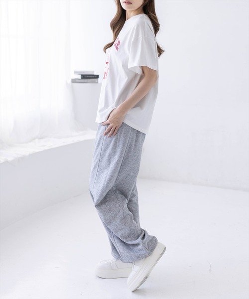 CLEAR BASIC（クリアベーシック）の「カレッジプリントビッグTシャツ［骨格ナチュラル/オーバーサイズ/体型カバー/カジュアル］（Tシャツ/カットソー・レディース・ホワイト系その他/ブラック/グレー/ホワイト系その他2・F）」の9枚目の写真
