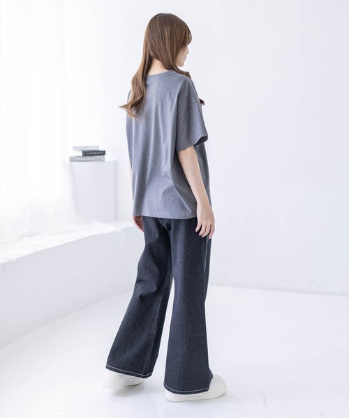 CLEAR BASIC（クリアベーシック）の「カレッジプリントビッグTシャツ［骨格ナチュラル/オーバーサイズ/体型カバー/カジュアル］（Tシャツ/カットソー・レディース・ホワイト系その他/ブラック/グレー/ホワイト系その他2・F）」の19枚目の写真