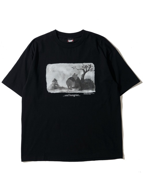 ADPOSION(アドポーション)の「【Winnie-the-Pooh / くまのプーさん】フロントプリント クルーネックTシャツ(Tシャツ/カットソー・レディース・ブラック系1/ブラック系2/ホワイト系1/ホワイト系2・MEDIUM/LARGE)」の9枚目の写真