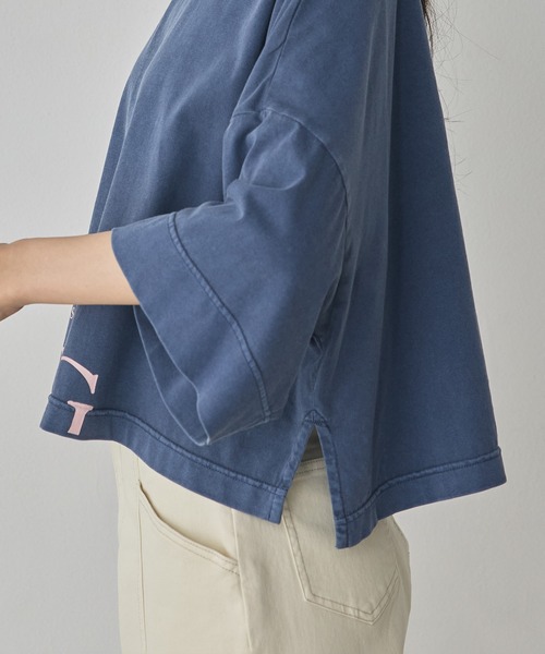 hunch（ハンチ）の「ワイドショート ロゴTシャツ（Tシャツ/カットソー・レディース・ベージュ/ネイビー/オフホワイト/チャコールグレー・FREE）」の10枚目の写真