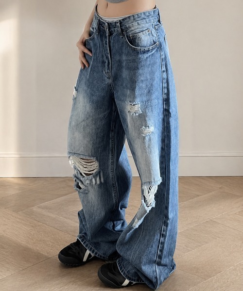 Achic(アシック)の「ダメージワイドデニムパンツ(デニムパンツ・レディース・ブルー・L/M/S)」の1枚目の写真