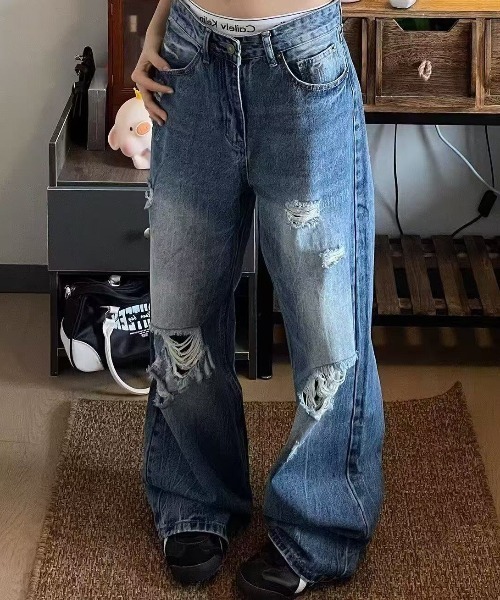 Achic(アシック)の「ダメージワイドデニムパンツ(デニムパンツ・レディース・ブルー・L/M/S)」の3枚目の写真