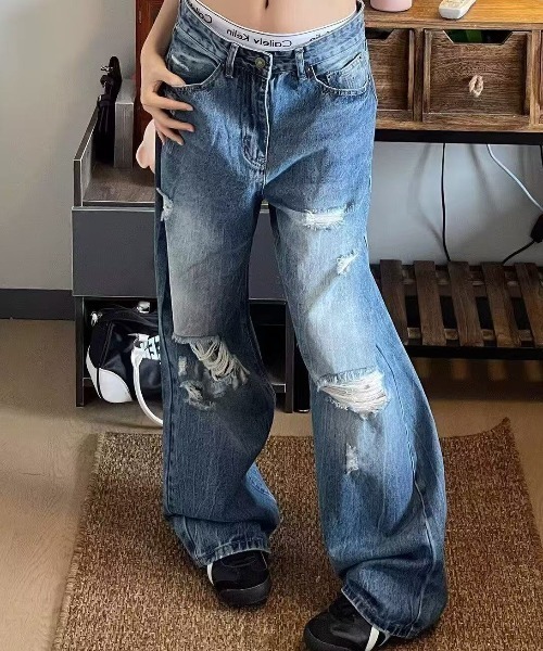 Achic(アシック)の「ダメージワイドデニムパンツ(デニムパンツ・レディース・ブルー・L/M/S)」の6枚目の写真