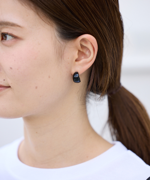 FRAMeWORK(フレームワーク)の「PREEK/プリーク how raw stone moon hoop(ピアス(両耳用)・レディース・ブラック・FREE)」の2枚目の写真