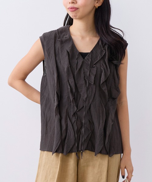 normment(ノーメント)の「【normment】フリルブラウス-COTTON RAYON FRILL BL(シャツ/ブラウス・レディース・ブラック/ダークブラウン・FREE)」の3枚目の写真