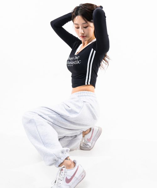 PHYSICAL GARMENTS（フィジカルガーメンツ）の「P5022 ウーマンラインVネッククロップ長袖 [3カラー]（Tシャツ/カットソー・レディース・ホワイト/ブラック/ベージュ・SMALL/MEDIUM）」の12枚目の写真