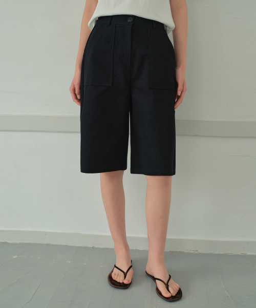 WEDNESDAYOASISFORWOMEN(ウェンズデー オアシス フォー ウーマン)の「アウトポケットバミューダパンツ_BLACK(W26PT09)(その他パンツ・レディース・ブラック・SMALL/MEDIUM)」の1枚目の写真