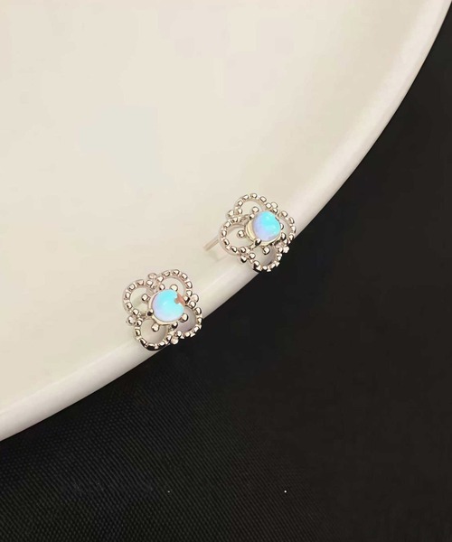 blackdia ocean(ブラックダイヤオーシャン)の「blackdia ocean クラシック ブルーム ピアス(ピアス(両耳用)・レディース・シルバー/ゴールド・FREE)」の3枚目の写真