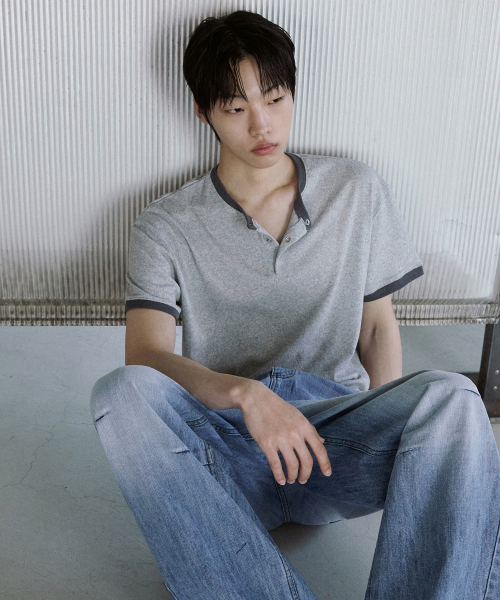 P.IN.O(ピインオ)の「スナップヘンリーネック半袖Tシャツ - メランジグレー(Tシャツ/カットソー・メンズ・その他・MEDIUM/LARGE)」の4枚目の写真