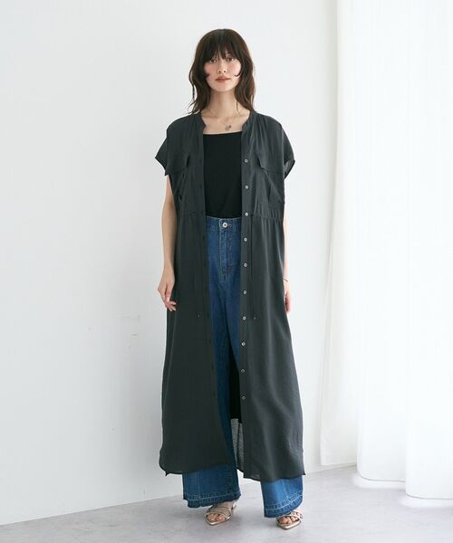 YECCA VECCA（イェッカヴェッカ）の「【接触冷感】ミリタリースキッパーシャツワンピース（シャツワンピース・レディース・ベージュ/カーキ/チャコールグレー・FREE）」の6枚目の写真