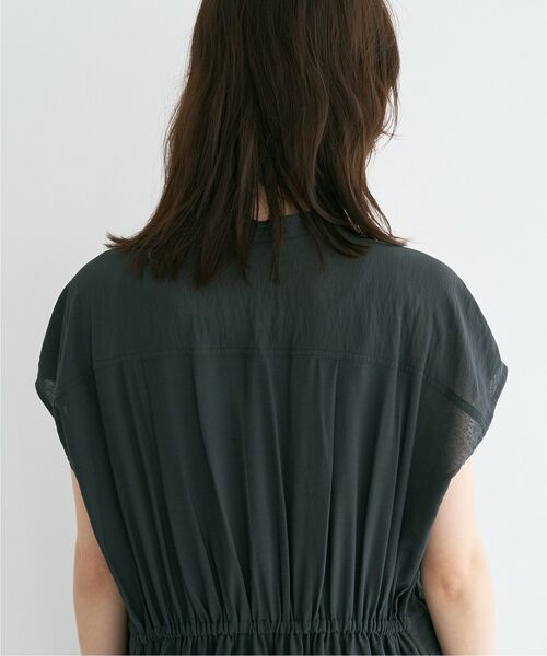 YECCA VECCA(イェッカヴェッカ)の「ミリタリースキッパーシャツワンピース(シャツワンピース・レディース・ベージュ/カーキ/チャコールグレー・FREE)」の5枚目の写真
