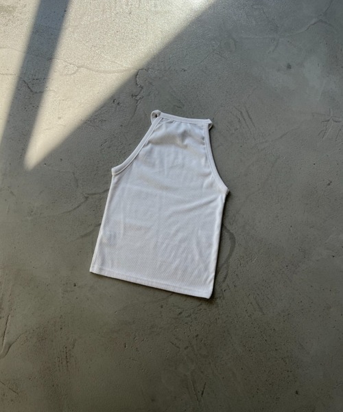 NUJOH(ヌゾ)の「Rib Halter Tank Top / リブホルタータンクトップ(タンクトップ・レディース・グレー/アイボリー/ブラック・FREE)」の5枚目の写真