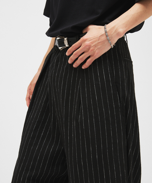 JOURNAL STANDARD(ジャーナルスタンダード)の「リネン ポリ ストライプ オーバー パンツ(スラックス・メンズ・チャコールグレー/ブラック/ベージュ/ネイビー/ブラック系その他・SMALL/MEDIUM/LARGE)」の21枚目の写真