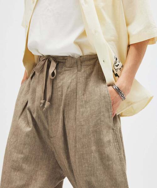 JOURNAL STANDARD(ジャーナルスタンダード)の「リネン ポリ ストライプ オーバー パンツ(スラックス・メンズ・チャコールグレー/ブラック/ベージュ/ネイビー/ブラック系その他・SMALL/MEDIUM/LARGE)」の7枚目の写真