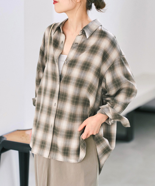 Spick & Span(スピックアンドスパン)の「ソフトオンブレチェックシャツ(シャツ/ブラウス・レディース・カーキ/ブラウン/ブラック・FREE)」の1枚目の写真