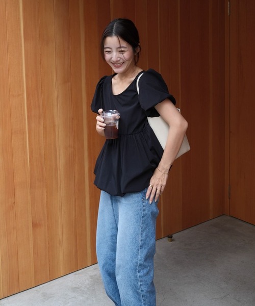 A part by（アパートバイ）の「【インフルエンサーyuiさんコラボ】YUバルーンギャザーブラウス（シャツ/ブラウス・レディース・オフホワイト/ブラック/ブルー系その他3・FREE）」の9枚目の写真