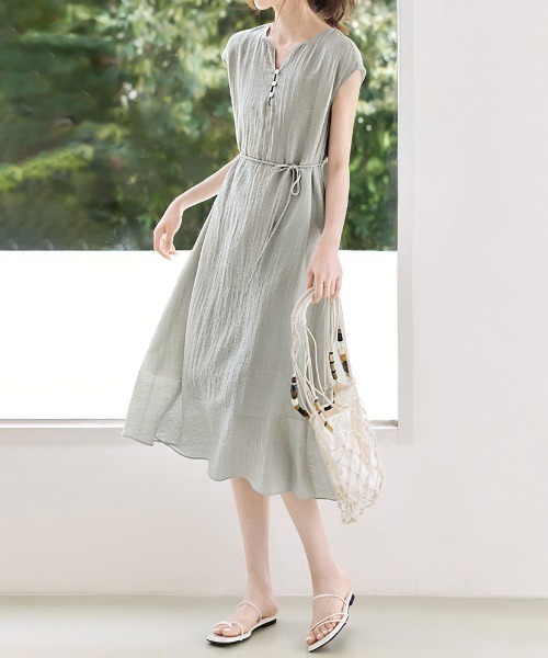 AMAJI(アマジ)の「ルーズシルエット ロングワンピース(ワンピース・レディース・ライトグリーン・SMALL/MEDIUM/LARGE/X-LARGE)」の1枚目の写真