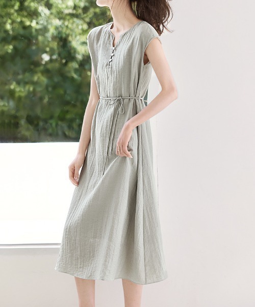 AMAJI(アマジ)の「ルーズシルエット ロングワンピース(ワンピース・レディース・ライトグリーン・SMALL/MEDIUM/LARGE/X-LARGE)」の4枚目の写真
