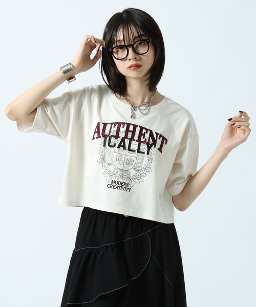PAGEBOY（ページボーイ）の「シシュウカレッジショートTシャツ（Tシャツ/カットソー・レディース・チャコールグレー/オフホワイト・FREE）」の6枚目の写真