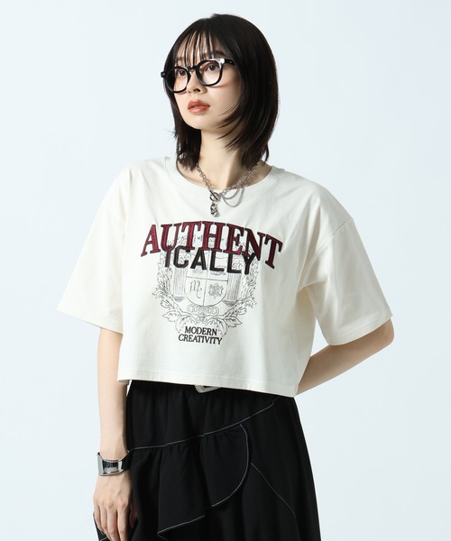 PAGEBOY（ページボーイ）の「シシュウカレッジショートTシャツ（Tシャツ/カットソー・レディース・チャコールグレー/オフホワイト・FREE）」の7枚目の写真