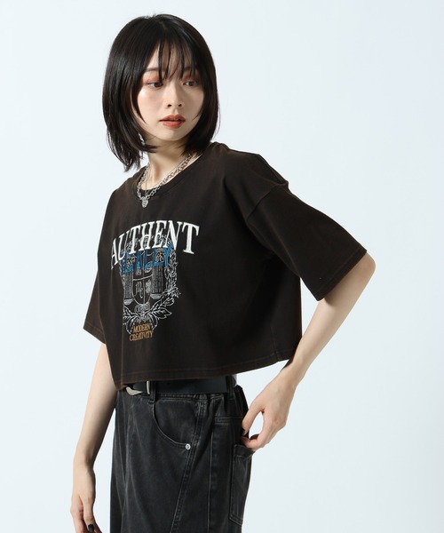 PAGEBOY（ページボーイ）の「シシュウカレッジショートTシャツ（Tシャツ/カットソー・レディース・チャコールグレー/オフホワイト・FREE）」の16枚目の写真