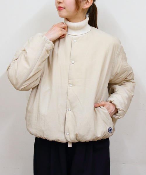 ORCIVAL(オーシバル)の「ORCIVAL/オーシバル ライトダウンノーカラーブルゾン LIGHT DOWN NO COLLAR BLOUSON OR-A0832 LAI(ダウンジャケット/コート・レディース・ベージュ/ブラック・2)」の2枚目の写真