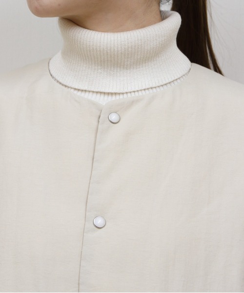 ORCIVAL(オーシバル)の「ORCIVAL/オーシバル ライトダウンノーカラーブルゾン LIGHT DOWN NO COLLAR BLOUSON OR-A0832 LAI(ダウンジャケット/コート・レディース・ベージュ/ブラック・2)」の3枚目の写真