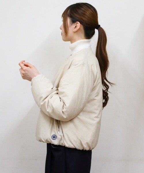 ORCIVAL(オーシバル)の「ORCIVAL/オーシバル ライトダウンノーカラーブルゾン LIGHT DOWN NO COLLAR BLOUSON OR-A0832 LAI(ダウンジャケット/コート・レディース・ベージュ/ブラック・2)」の7枚目の写真