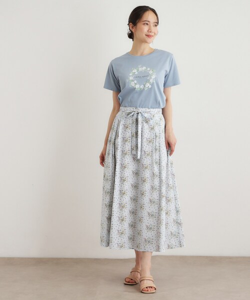 LAURA ASHLEY(ローラアシュレイ)の「【コットン100%/洗える】リースフローラル プリントTシャツ(Tシャツ/カットソー・レディース・サックスブルー/ネイビー/オフホワイト・38/40)」の10枚目の写真