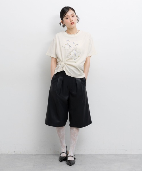 RAGEBLUE(レイジブルー)の「フラワーモチーフTシャツ(Tシャツ/カットソー・レディース・ダークグレー/オフホワイト・FREE)」の4枚目の写真