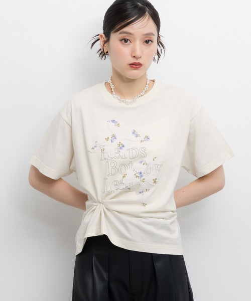 RAGEBLUE(レイジブルー)の「フラワーモチーフTシャツ(Tシャツ/カットソー・レディース・ダークグレー/オフホワイト・FREE)」の5枚目の写真