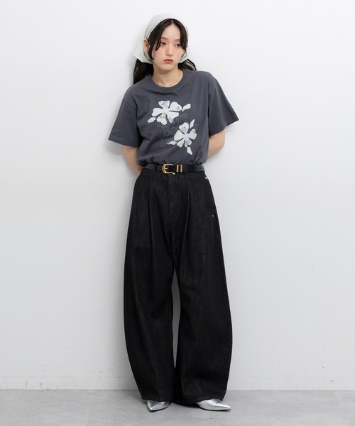 RAGEBLUE(レイジブルー)の「フラワーモチーフTシャツ(Tシャツ/カットソー・レディース・ダークグレー/オフホワイト・FREE)」の13枚目の写真