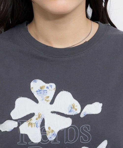 RAGEBLUE(レイジブルー)の「フラワーモチーフTシャツ(Tシャツ/カットソー・レディース・ダークグレー/オフホワイト・FREE)」の20枚目の写真