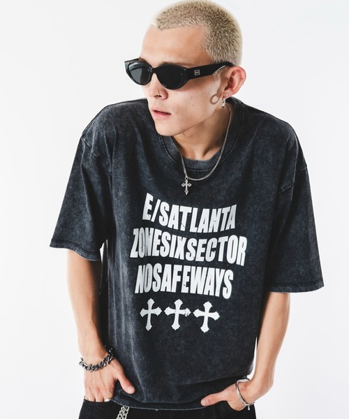 SHORT ROUND(ショートラウンド)の「SHORT ROUND/【26年春夏新作】アクセ付きブリーチビッグロゴT(Tシャツ/カットソー・メンズ・ワイン/ブラック系その他/ホワイト・MEDIUM/LARGE)」の6枚目の写真