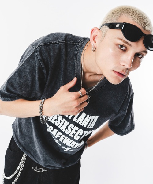 SHORT ROUND(ショートラウンド)の「SHORT ROUND/【26年春夏新作】アクセ付きブリーチビッグロゴT(Tシャツ/カットソー・メンズ・ワイン/ブラック系その他/ホワイト・MEDIUM/LARGE)」の8枚目の写真