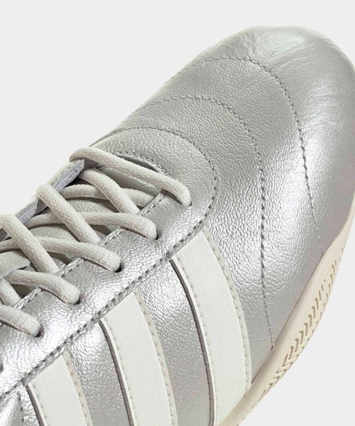 adidas(アディダス)の「グランドコート ロー / Grand Court Lo スニーカー アディダス adidas(スニーカー・レディース・シルバー系その他・26.0cm/25.5cm/26.5cm/27.0cm/27.5cm/22.0cm/22.5cm/23.0cm/23.5cm/24.5cm/24.0cm/28.0cm/25.0cm)」の8枚目の写真
