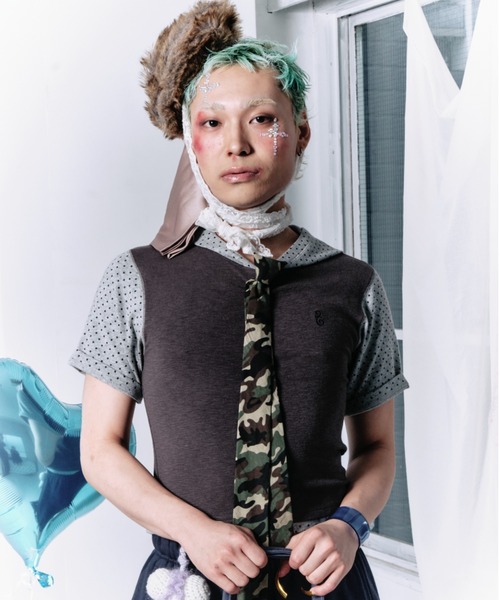 twins(nemne store)(ツインズ)の「Dots Hooded tee(Tシャツ/カットソー・レディース・White/チャコール・フリー)」の2枚目の写真