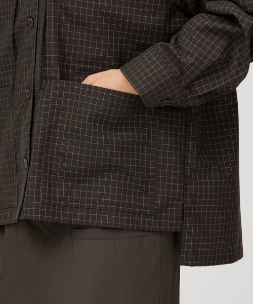 Snow Peak(スノーピーク)の「Snow Peak / Wool Reflective Grid Coverall W's ウール リフレクティブ カバーオール(ノーカラージャケット・レディース・ダークブラウン/ブラック・3/2/1)」の8枚目の写真
