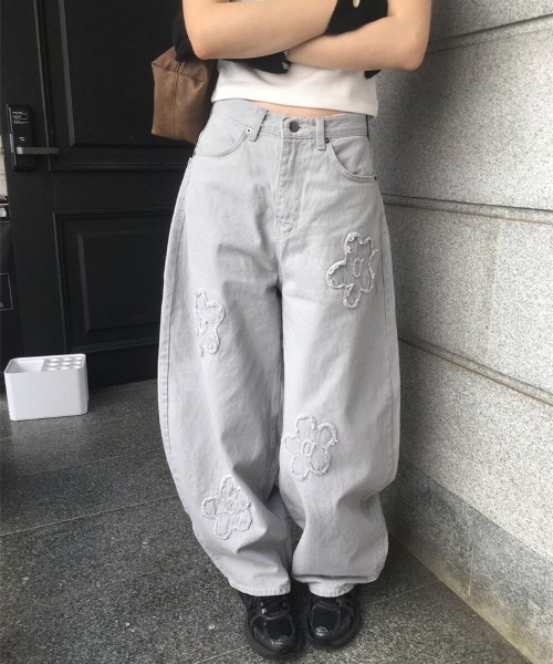 UP START(アップスタート)の「【LAMPOON】フラワーデニムパンツ(デニムパンツ・レディース・グレー・SMALL/LARGE/MEDIUM)」の14枚目の写真